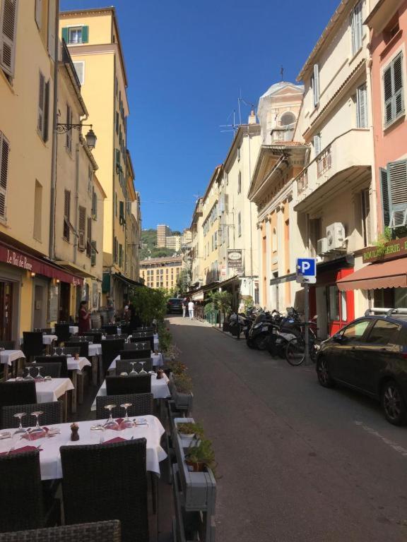 Ajaccio Imperial: Old Town Comfort near Cathedral and Sea Exterior photo